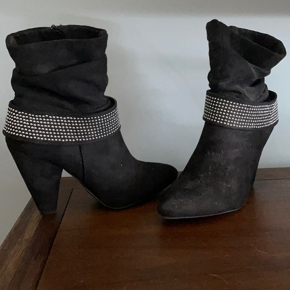 Venus black suede booties